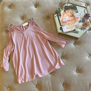 Flowy shirt with shoulder detail/cutouts